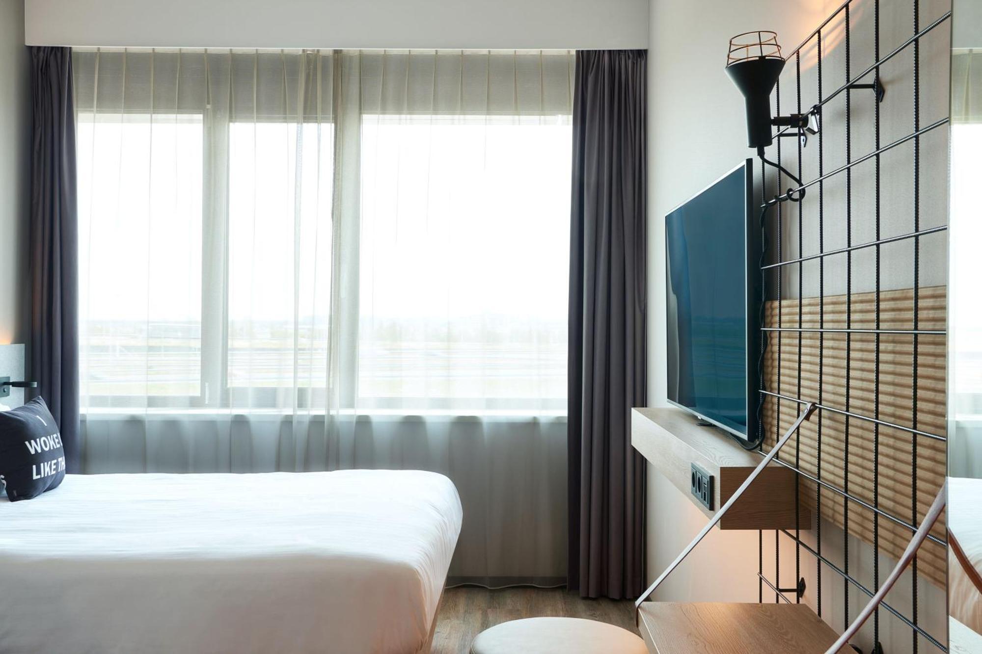 Moxy Amsterdam Schiphol Airport Hotel Hoofddorp Exterior foto