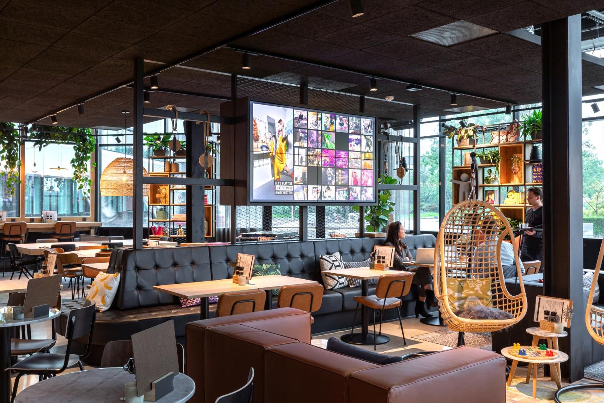 Moxy Amsterdam Schiphol Airport Hotel Hoofddorp Exterior foto