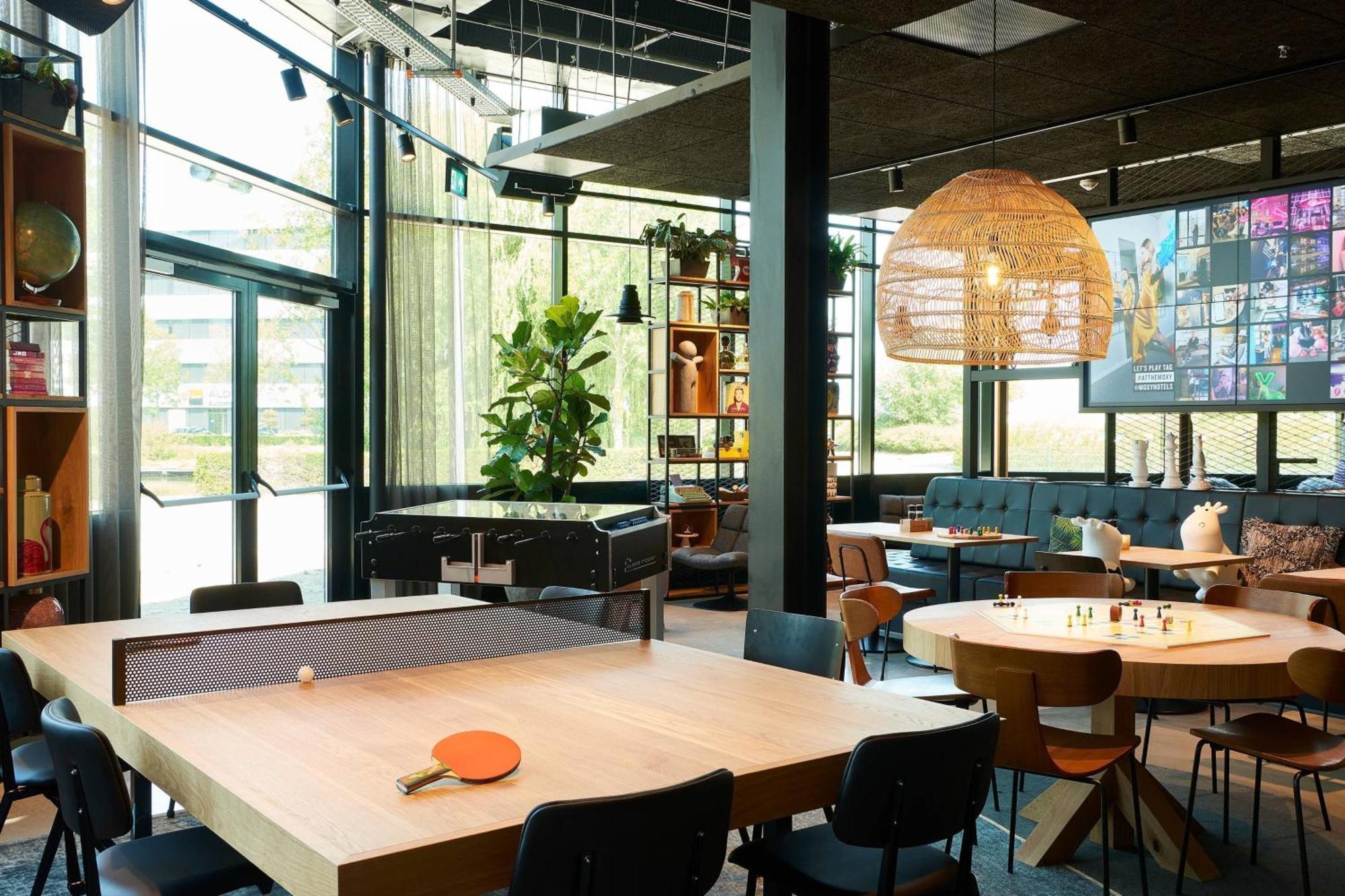 Moxy Amsterdam Schiphol Airport Hotel Hoofddorp Exterior foto