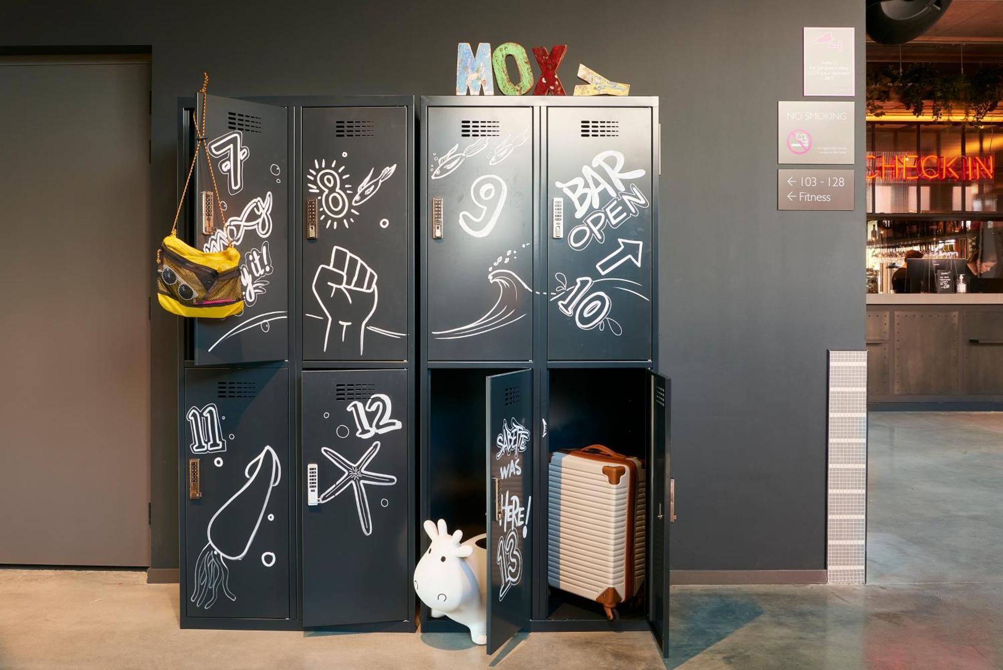 Moxy Amsterdam Schiphol Airport Hotel Hoofddorp Exterior foto